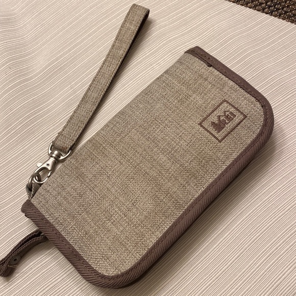REI Bags Rei Wallet Good For Travel Or Outdoors Poshmark
